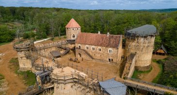 chateau de guedelon